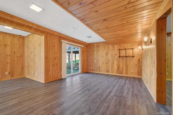 $669,000 | 24 Coventry Circle, Mahopac, NY 10541