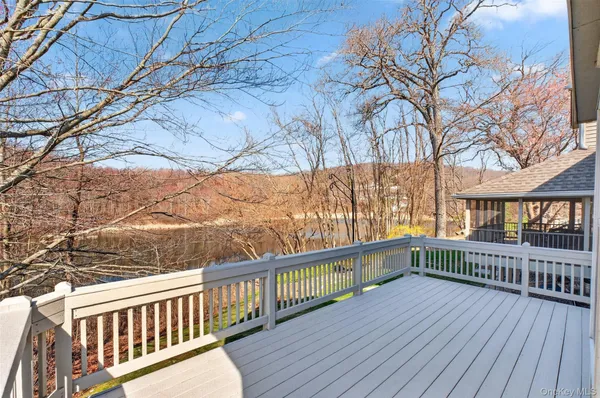 $669,000 | 24 Coventry Circle, Mahopac, NY 10541
