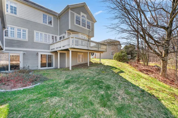 $669,000 | 24 Coventry Circle, Mahopac, NY 10541