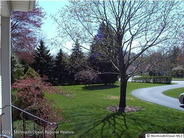 298 Middle Road Holmdel, NJ 07733 - Photo 12 of 14 Front yard
