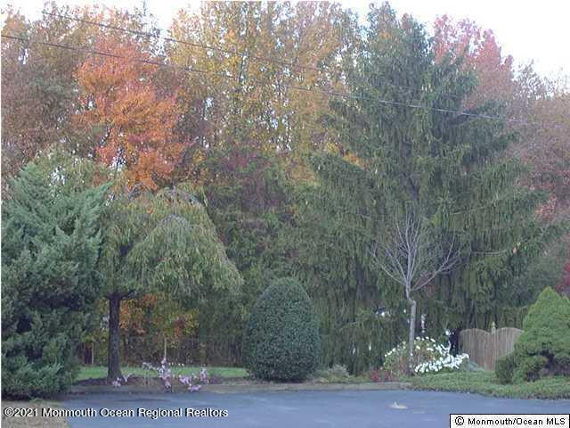 298 Middle Road Holmdel, NJ 07733 - Photo 14 of 14 Rear2