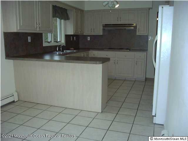 298 Middle Road Holmdel, NJ 07733 - Photo 5 of 14 Eat in kitchen