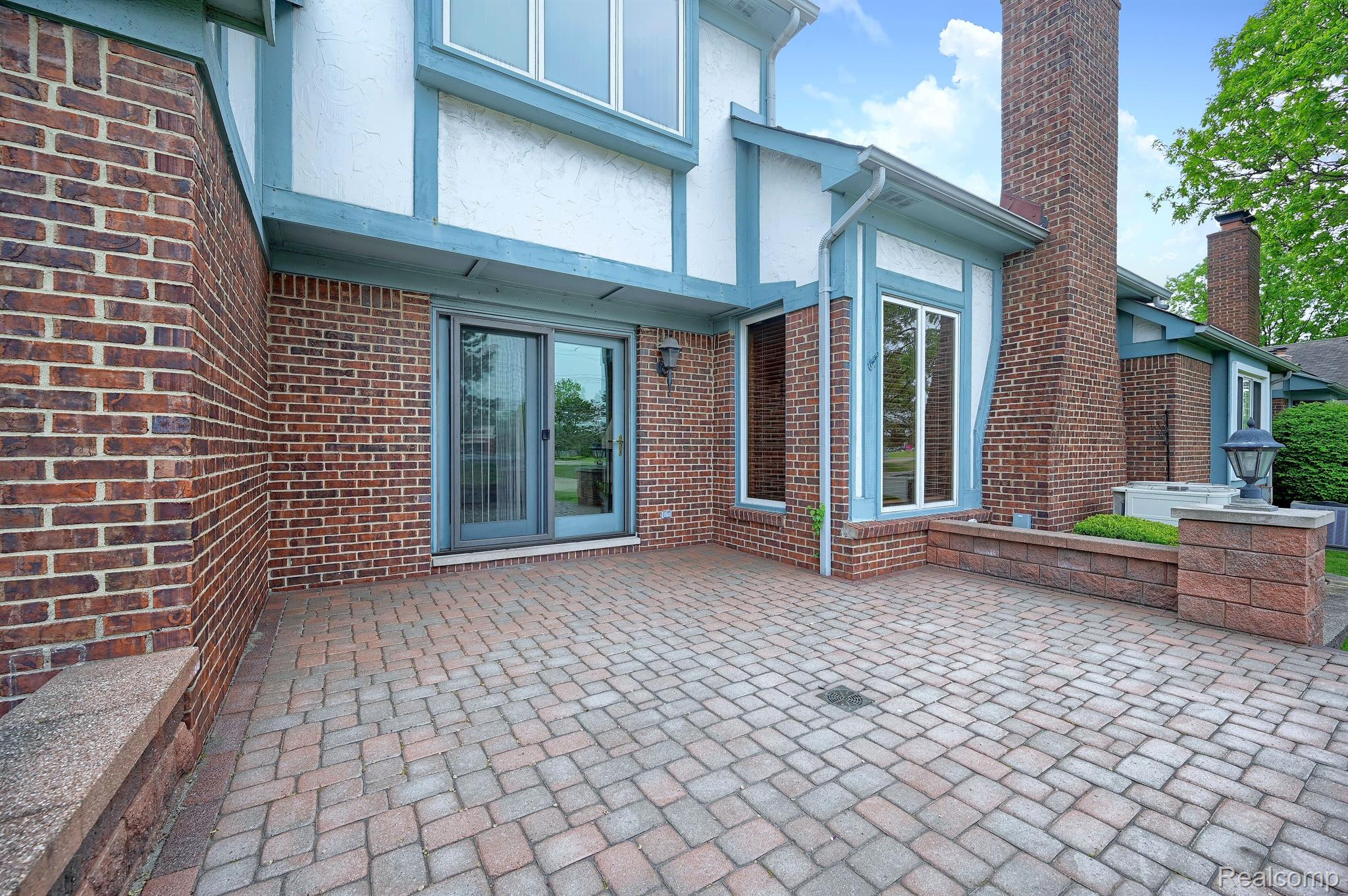 15272 Roxbury Circle, Unit 91 Macomb, MI 48044 - Photo 5 of 26 Rear patio
