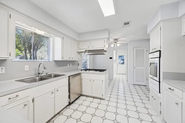 $4,000 | 8730 Cedarspur Drive, Houston, TX 77055