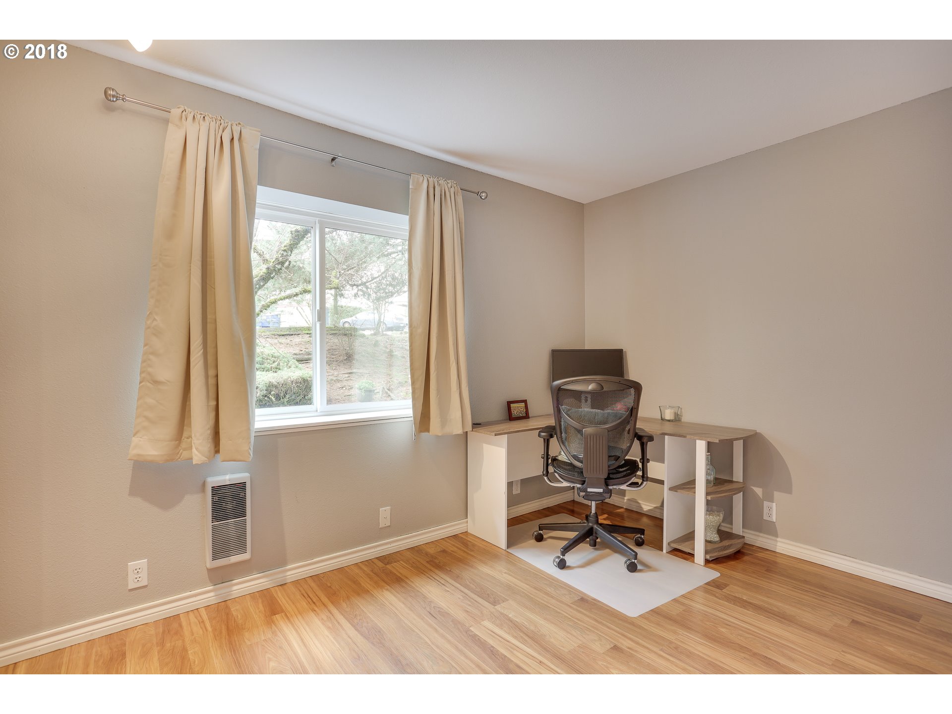 4592 Southwest Comus Place Portland, OR 97219 - Photo 6 of 23 Bedroom