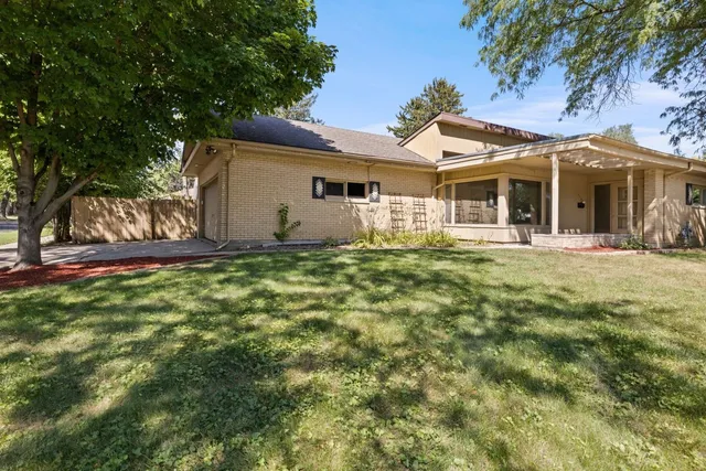 $229,900 | 1104 Winthrop Lane, Rockford, IL 61107