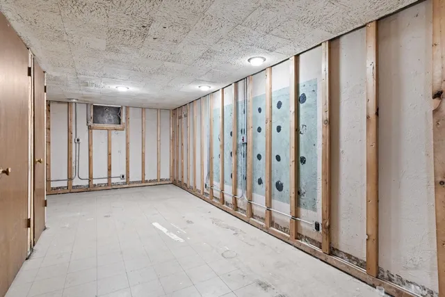 $229,900 | 1104 Winthrop Lane, Rockford, IL 61107