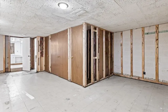 $229,900 | 1104 Winthrop Lane, Rockford, IL 61107