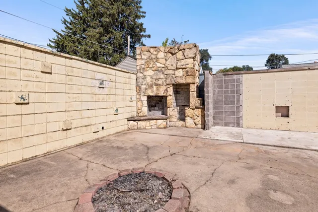 $229,900 | 1104 Winthrop Lane, Rockford, IL 61107