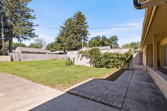 $229,900 | 1104 Winthrop Lane, Rockford, IL 61107