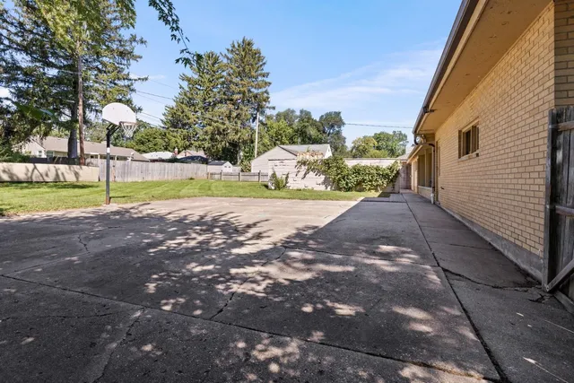 $229,900 | 1104 Winthrop Lane, Rockford, IL 61107