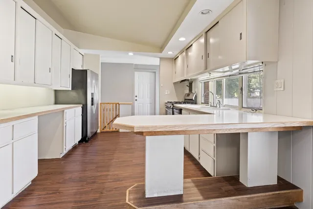 $229,900 | 1104 Winthrop Lane, Rockford, IL 61107