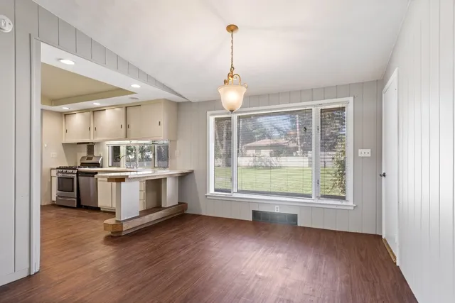 $229,900 | 1104 Winthrop Lane, Rockford, IL 61107