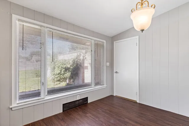 $229,900 | 1104 Winthrop Lane, Rockford, IL 61107