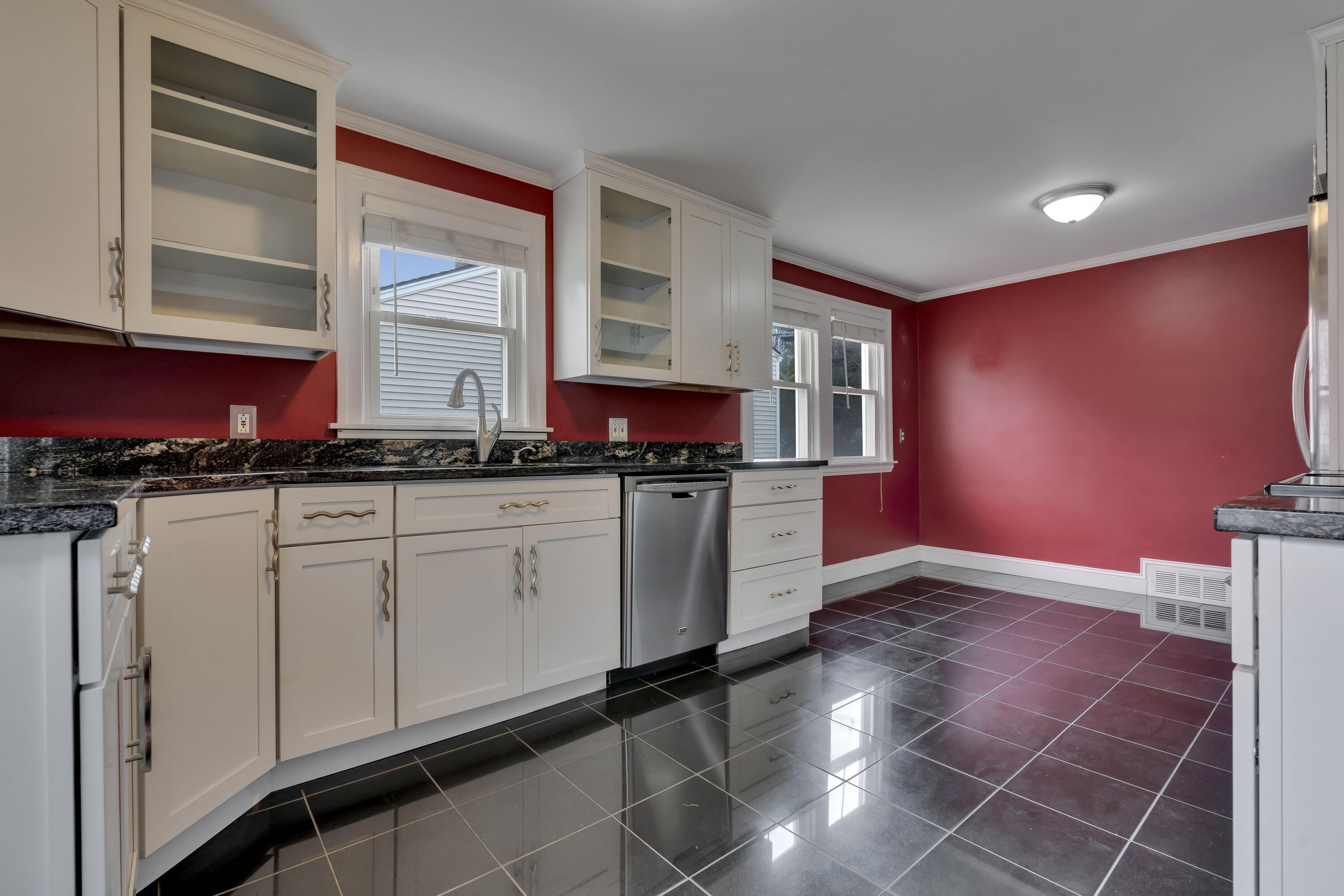1733 Forest Avenue Portland, ME 04103 - Photo 4 of 27 _DSC5406