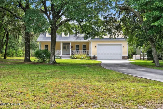 $625,000 | 3328 Stone Crab Court Southwest, Supply, NC 28462