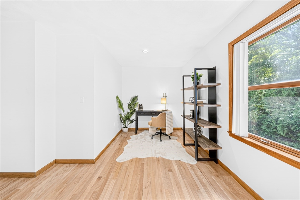 35 Brentwood Road Woburn, MA 01801 - Photo 18 of 42