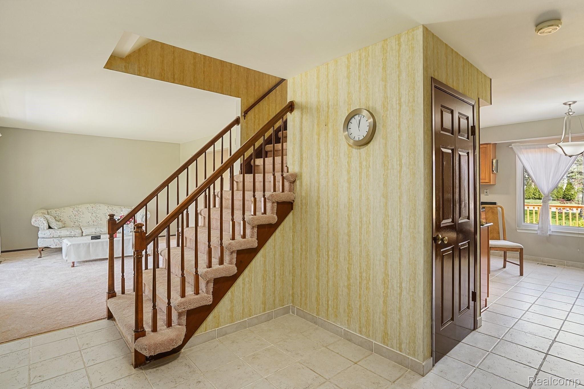 691 Abbey Court Rochester, MI 48307 - Photo 19 of 39 Foyer with Ceramic Tile Floor