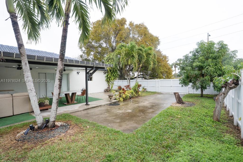 10704 Southwest 167th Street Miami, FL 33157 - Photo 28 of 30
