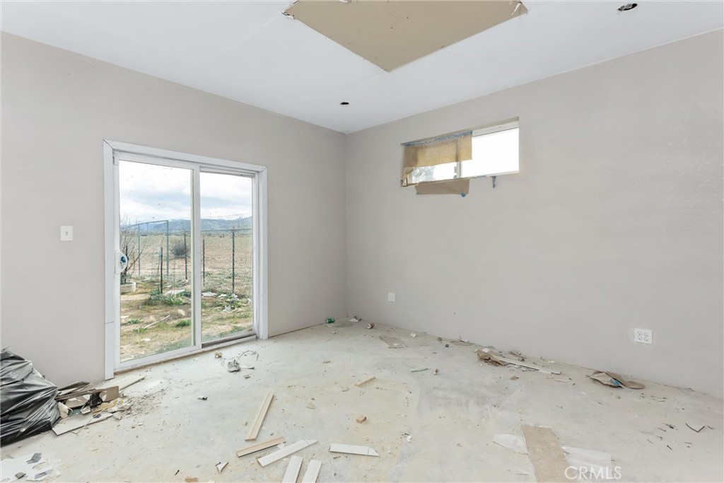 26525 Papago Road Apple Valley, CA 92307 - Photo 16 of 40