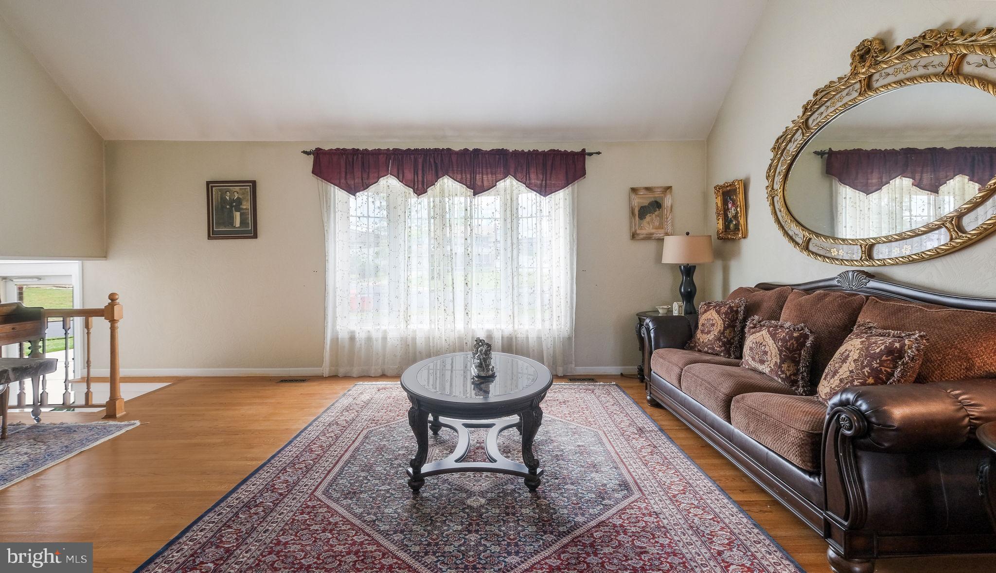 1091 Roberts Road Warminster, PA 18974 - Photo 13 of 40 Gallery Image 13