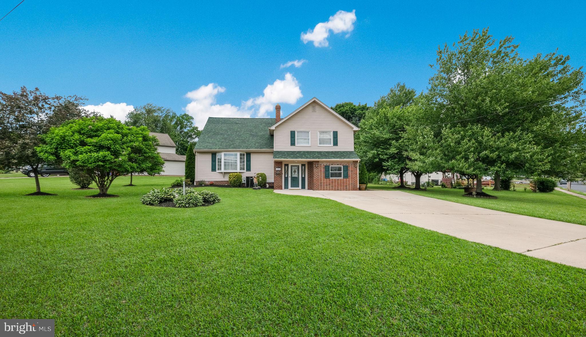 1091 Roberts Road Warminster, PA 18974 - Photo 2 of 40 Gallery Image 2