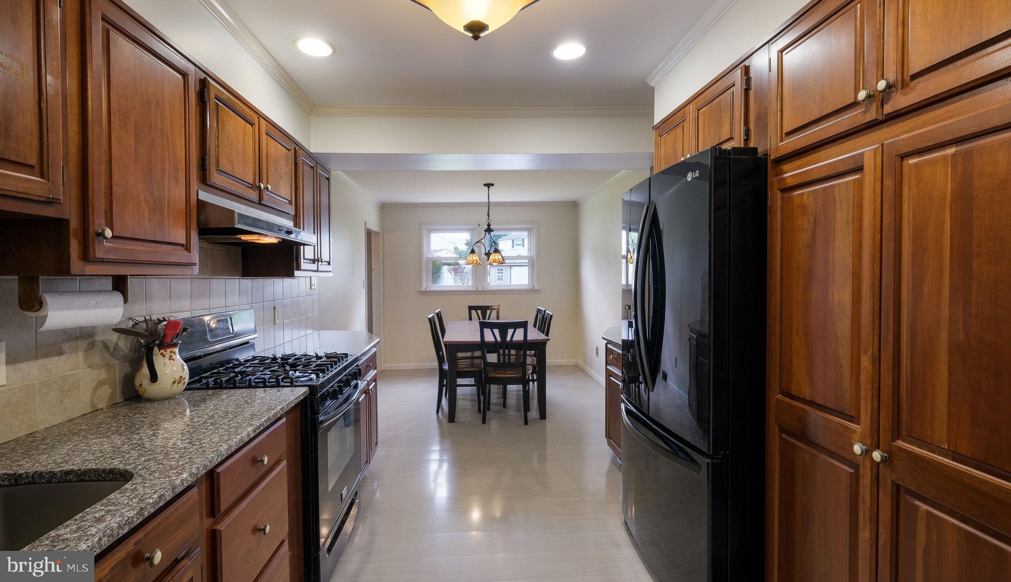 1091 Roberts Road Warminster, PA 18974 - Photo 21 of 40 Gallery Image 21