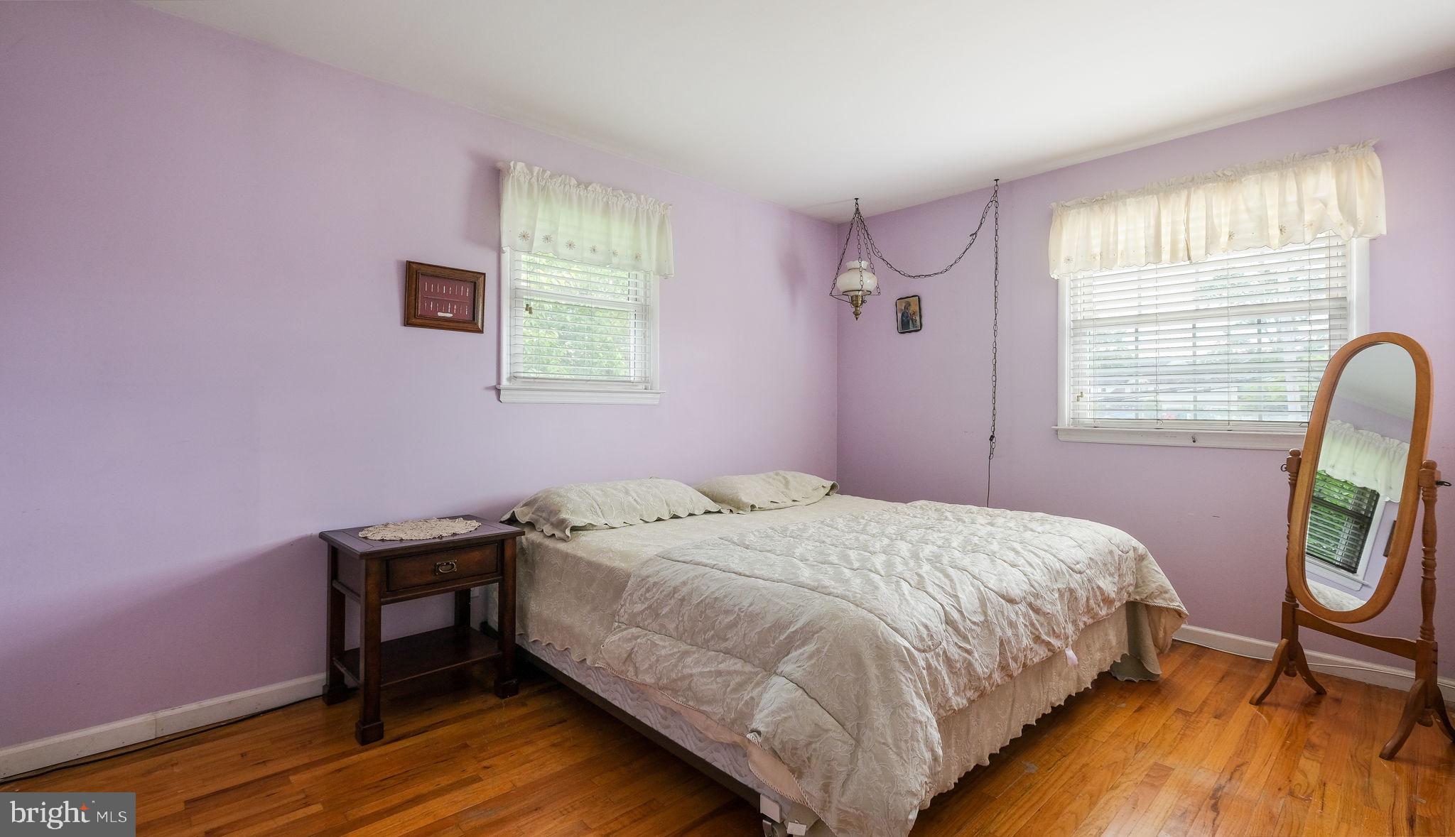1091 Roberts Road Warminster, PA 18974 - Photo 27 of 40 2ND BEDROOM