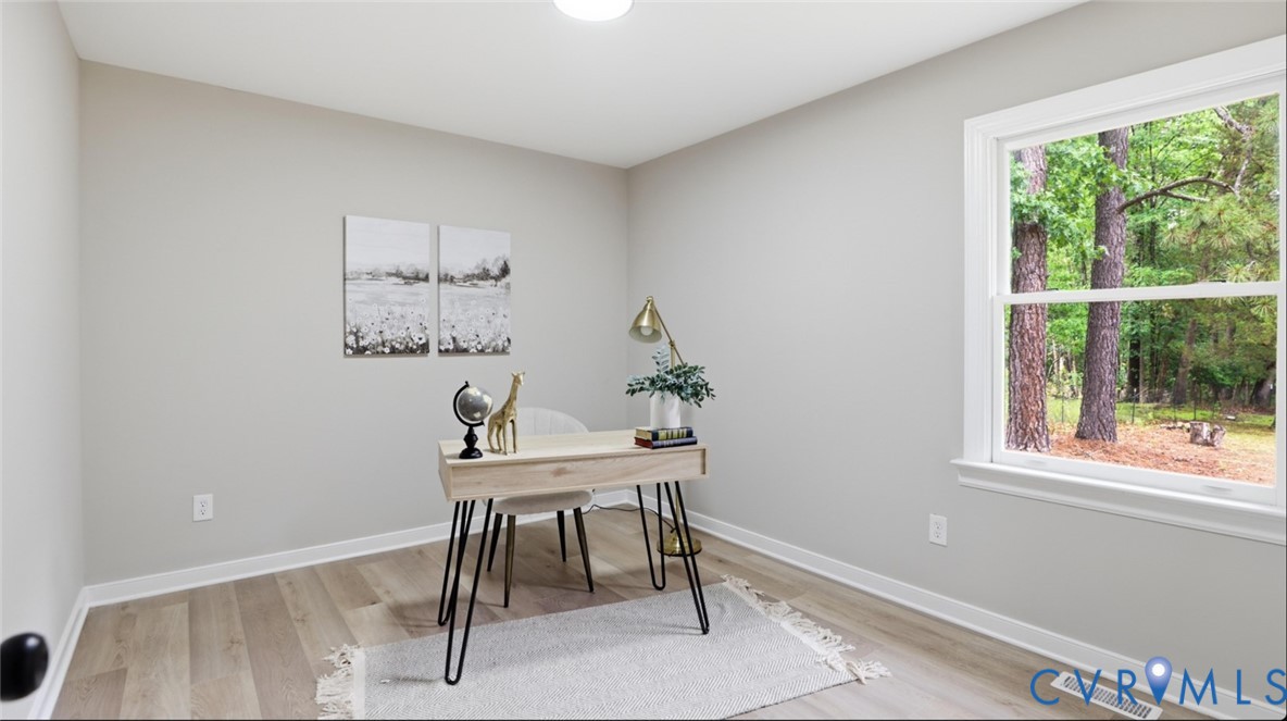 3200 Portugee Road Sandston, VA 23150 - Photo 24 of 26 a workspace with furniture and window