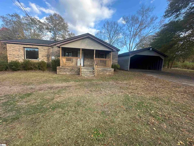 $220,000 | 112 Middle Street, Laurens, SC 29360