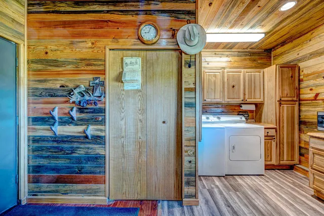 $1,100,000 | 133 Highway 345, Parkman, WY 82838