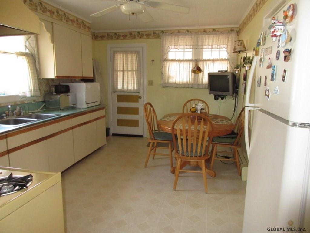 352 Kings Road Schenectady, NY 12304 - Photo 8 of 16 Photo 8
