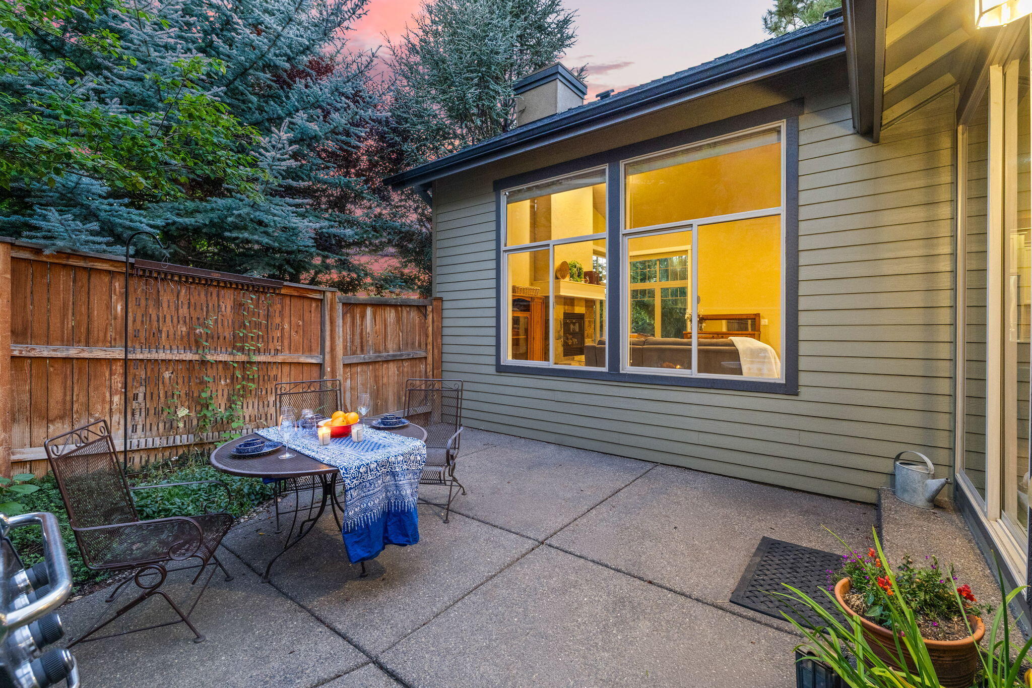 19601 Hollygrape Street Bend, OR 97702 - Photo 35 of 39 Patio
