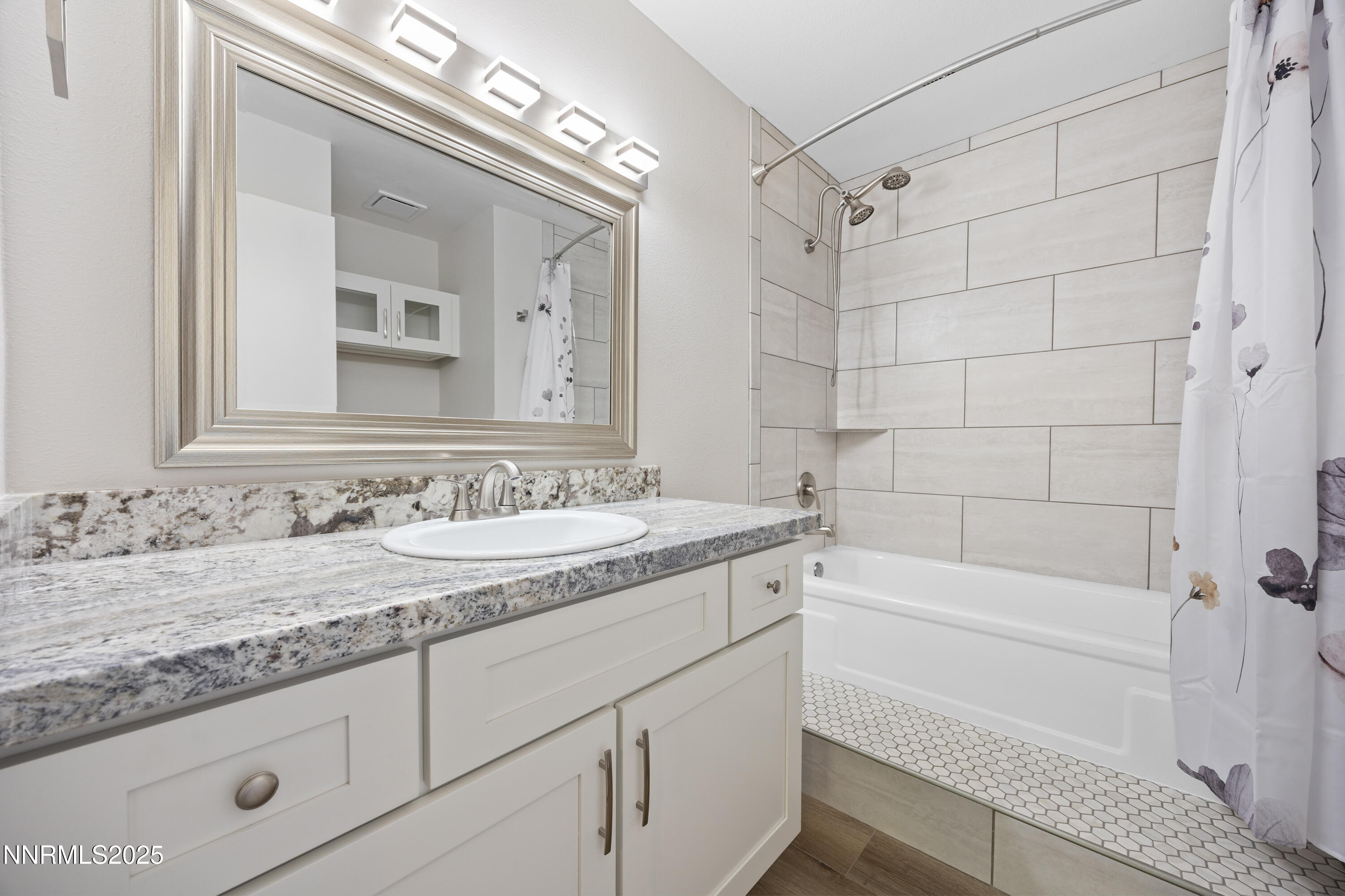 1245 Conway Lane Reno, NV 89503 - Photo 14 of 25 Conway Master bathroom