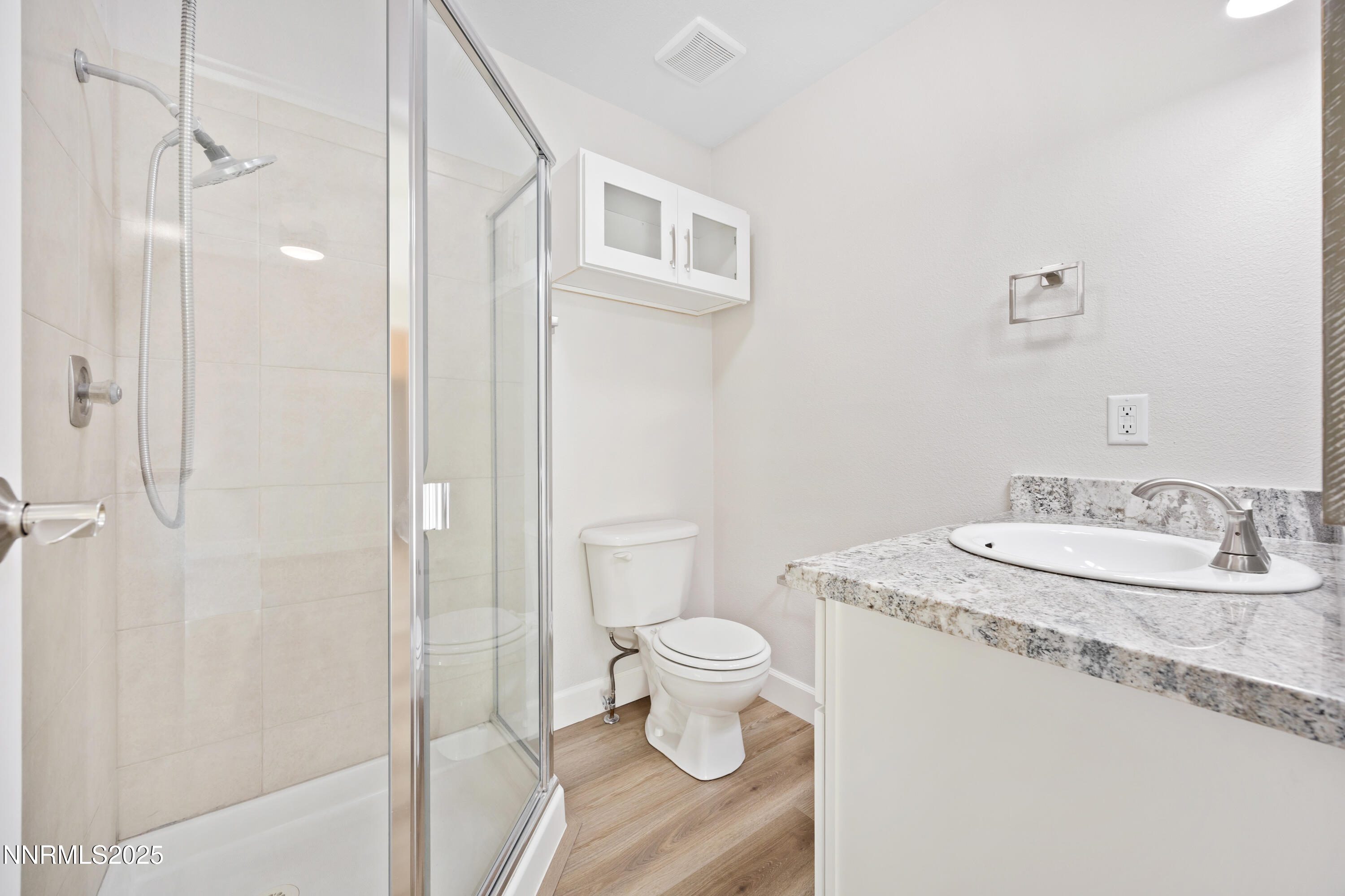 1245 Conway Lane Reno, NV 89503 - Photo 17 of 25 Conway upstairs Bathroom 1
