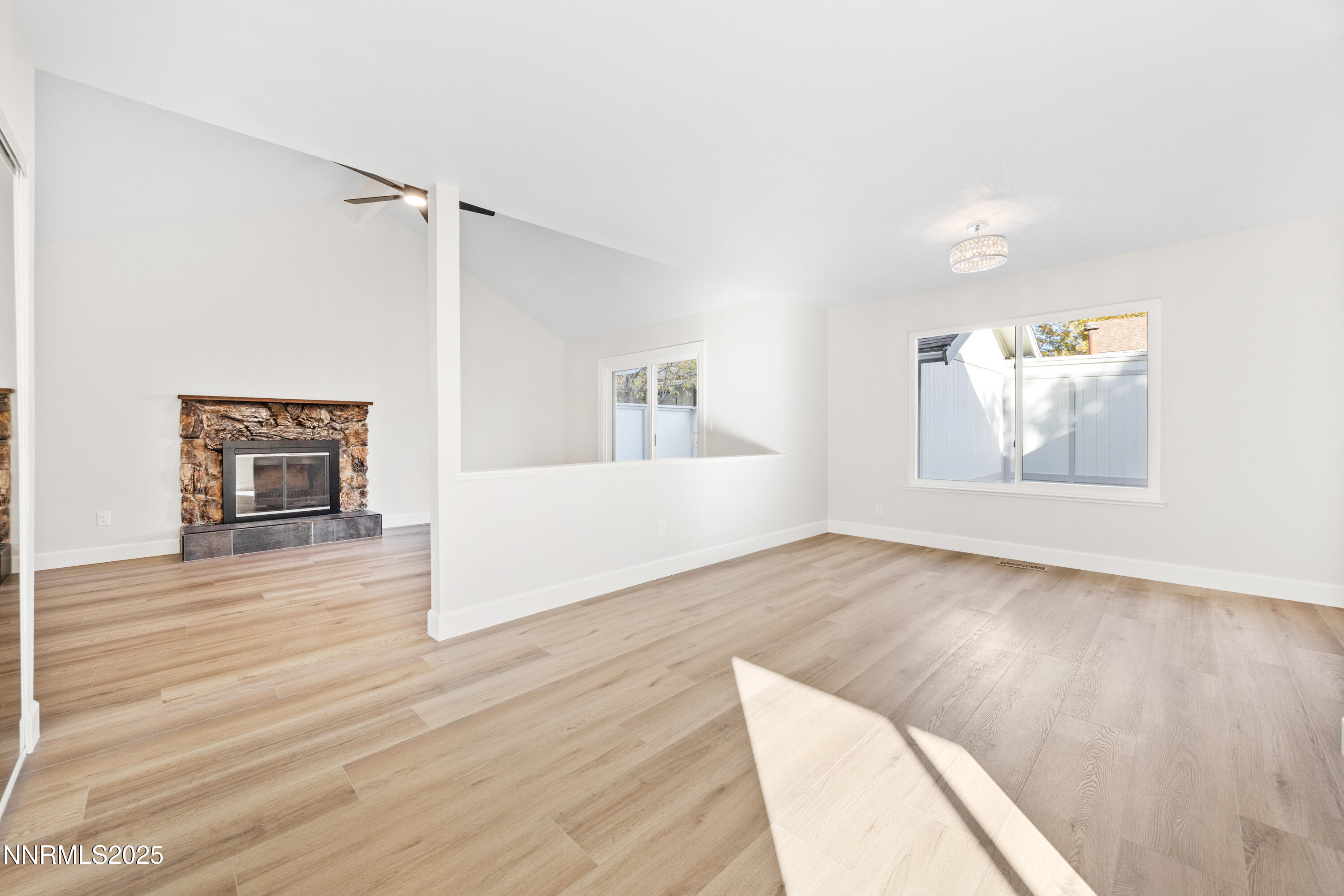 1245 Conway Lane Reno, NV 89503 - Photo 4 of 25 Conway Dine FR 1