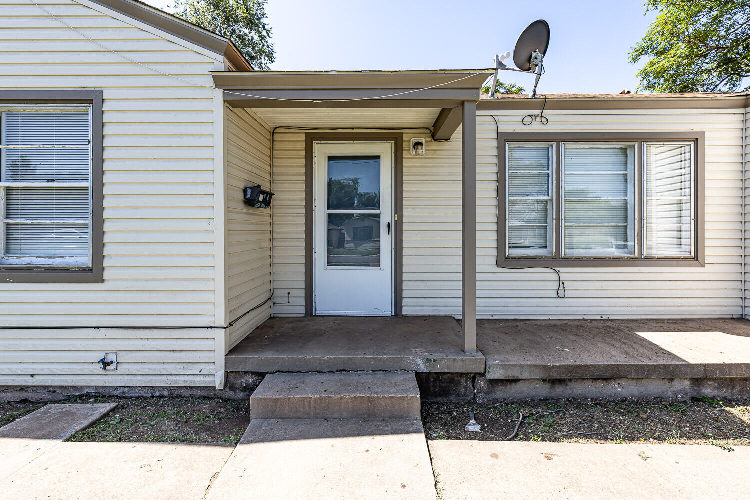 2417 37th Street Lubbock, TX 79412 - Photo 7 of 35 a front view of a house