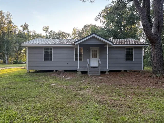 $1,300 | 48209 Robertson Road, Tickfaw, LA 70466