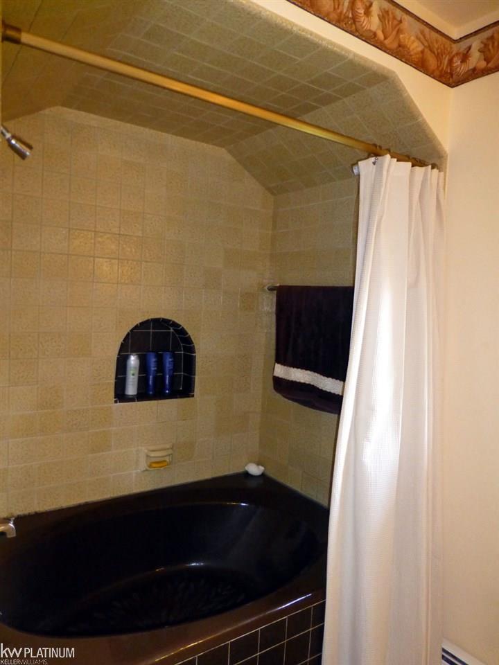 5711 Newman Road St. Clair, MI 48079 - Photo 27 of 55 31321245-26.JPG