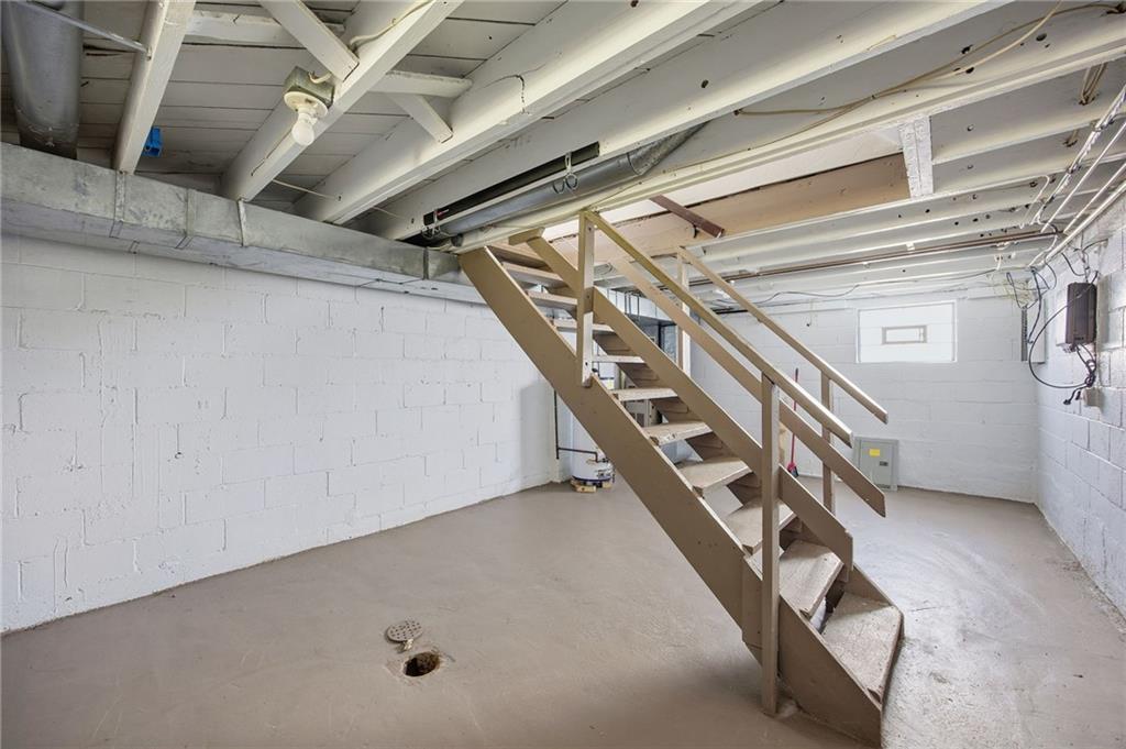 5 Rosamond Street McKees Rocks, PA 15136 - Photo 15 of 17 a view of an empty room