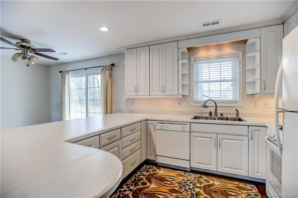 22025 Torrence Chapel Road, Unit 46 Cornelius, NC 28031 - Photo 5 of 17 Gallery Image 5