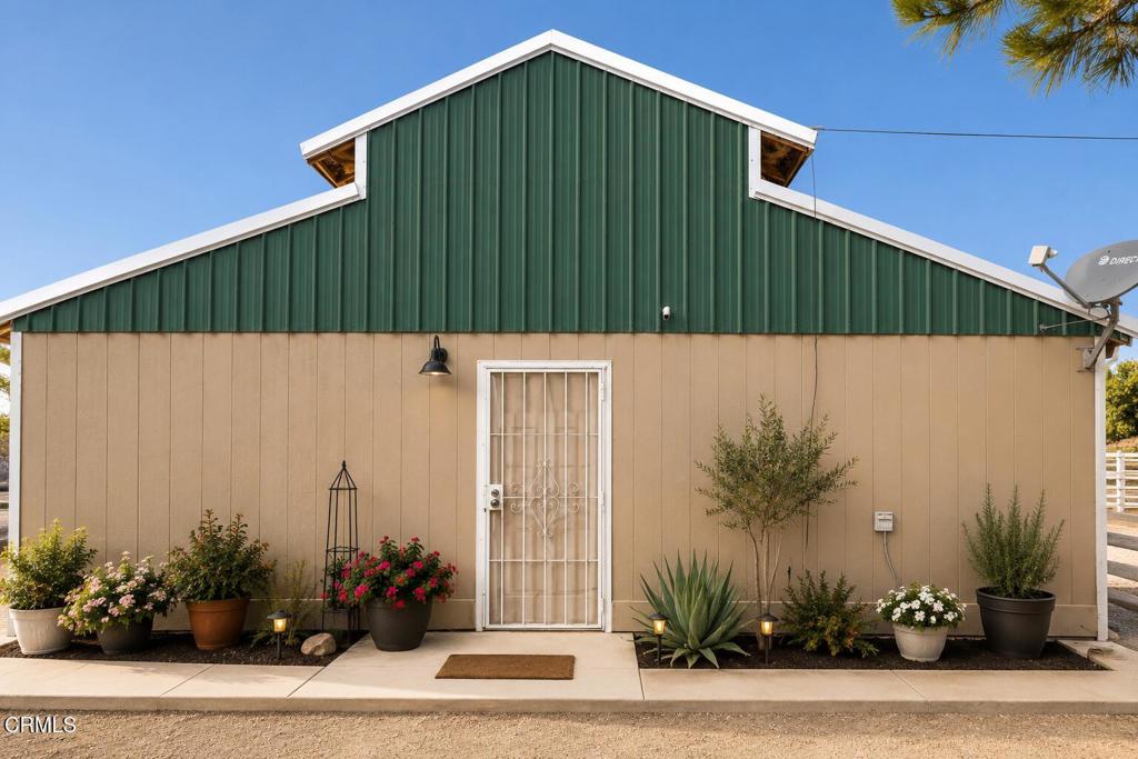 10455 Stockton Road Moorpark, CA 93021 - Photo 3 of 72 Gallery Image 3