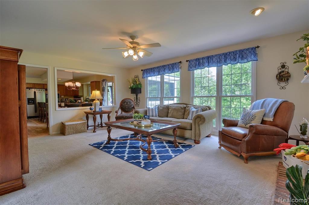 4936 Manchester Court Rochester, MI 48306 - Photo 23 of 51