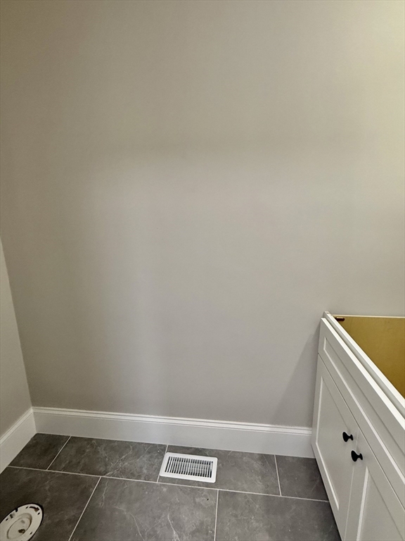 129 Old Westford Road Chelmsford, MA 01824 - Photo 7 of 29