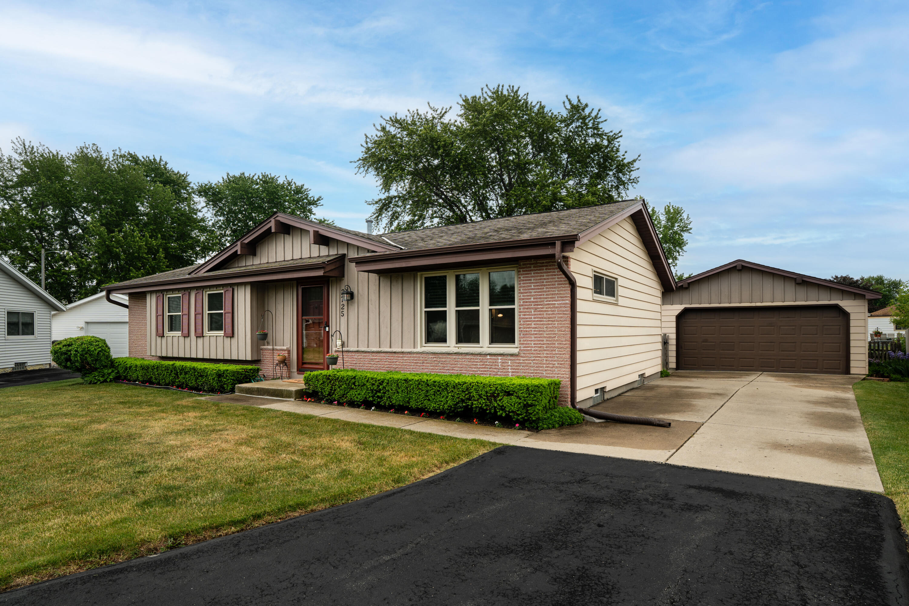 2725 Red Maple Court Caledonia, WI 53402 - Photo 2 of 26 2.5 Car Garage!