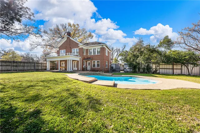 $450,000 | 1811 Colcord Avenue, Waco, TX 76707