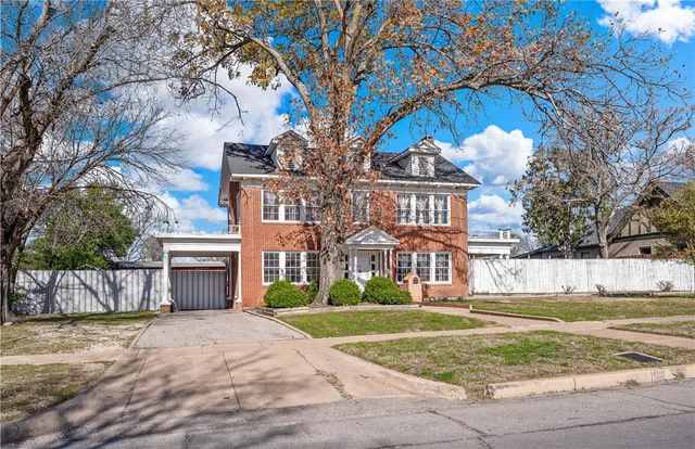 $450,000 | 1811 Colcord Avenue, Waco, TX 76707