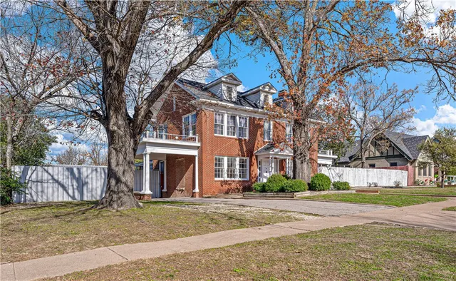 $450,000 | 1811 Colcord Avenue, Waco, TX 76707