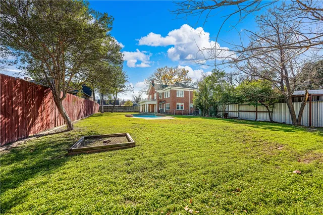 $450,000 | 1811 Colcord Avenue, Waco, TX 76707