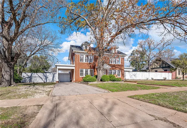 $450,000 | 1811 Colcord Avenue, Waco, TX 76707